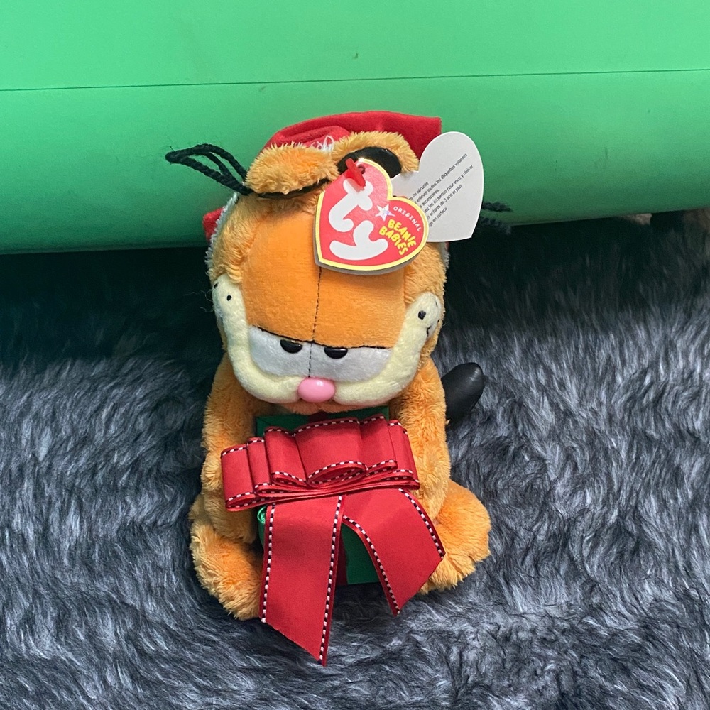 Ty Vintage Garfield Beanie Happy Holidays